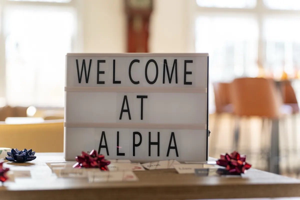 Light box with the text Welcome at Alpha